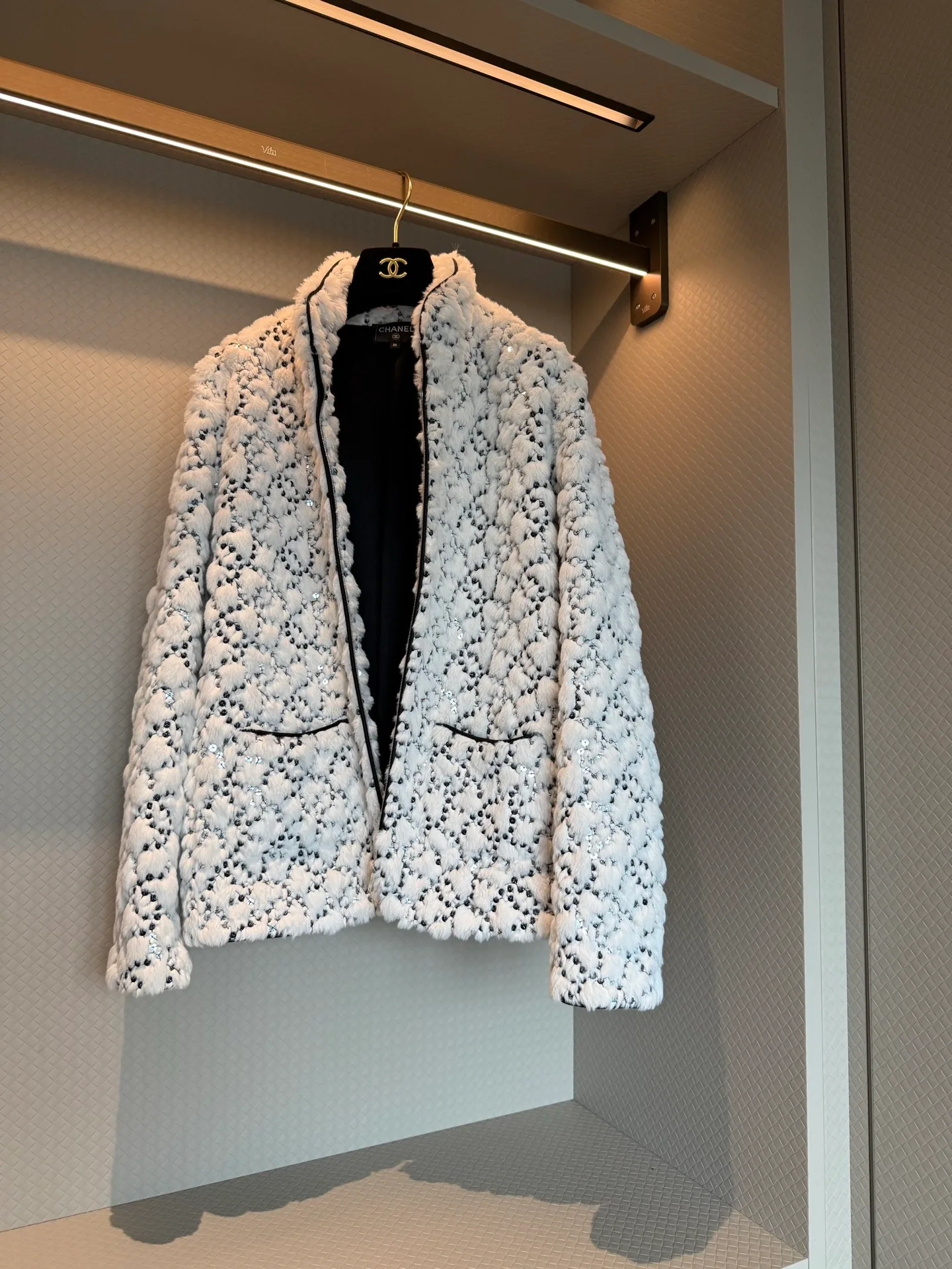 Куртки И Пуховики Женские Chanel 317441