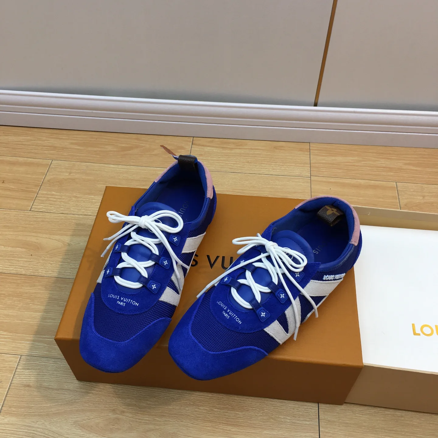 Кроссовки Женские Louis Vuitton 1590957