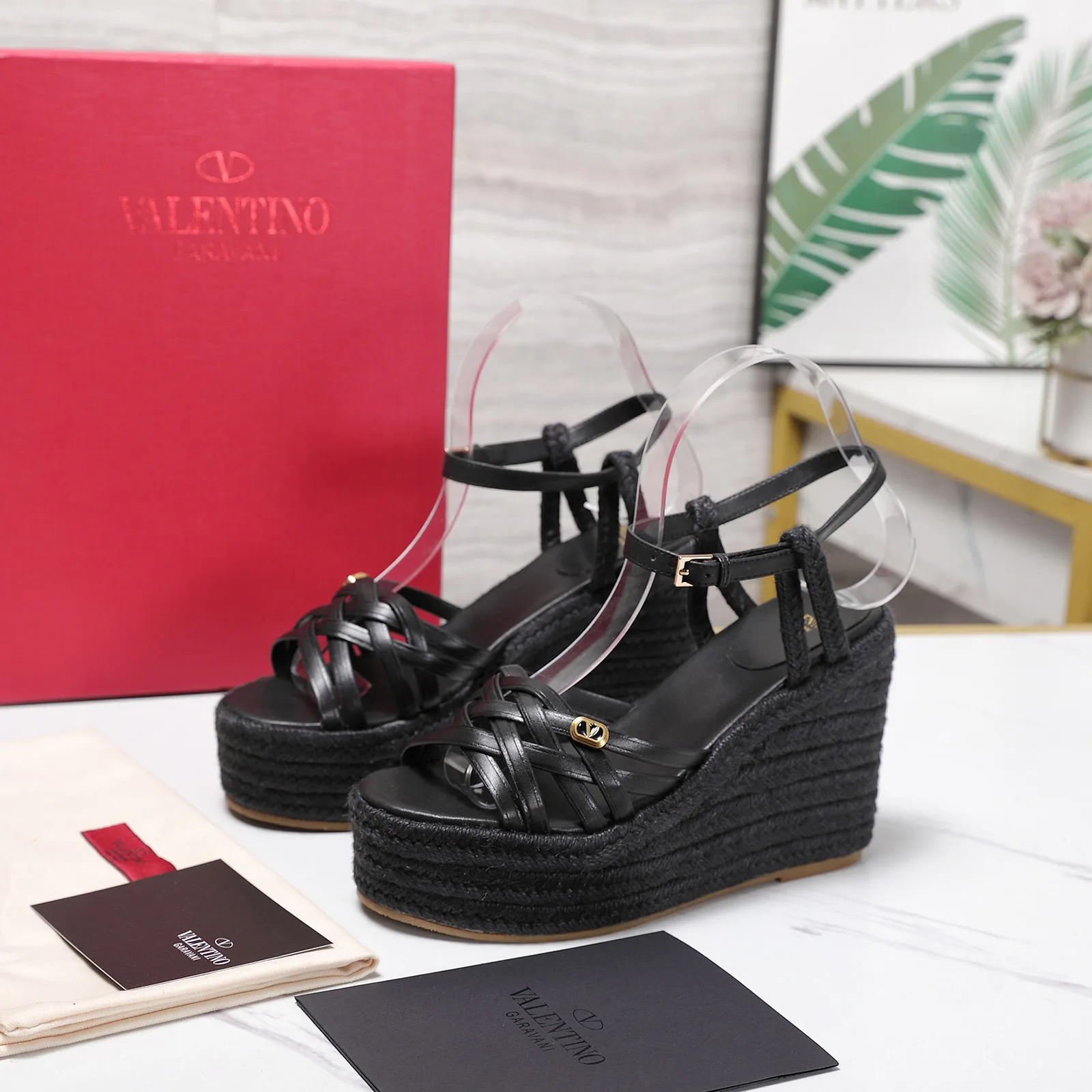 Босоножки Женские Valentino 18346927