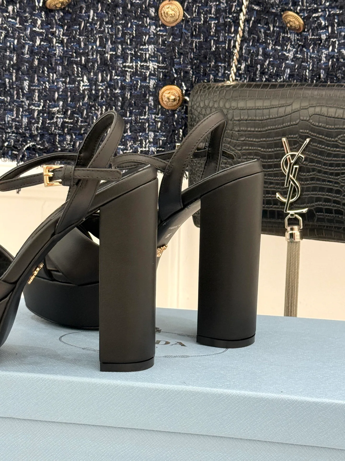 Босоножки Женские Prada 18613342