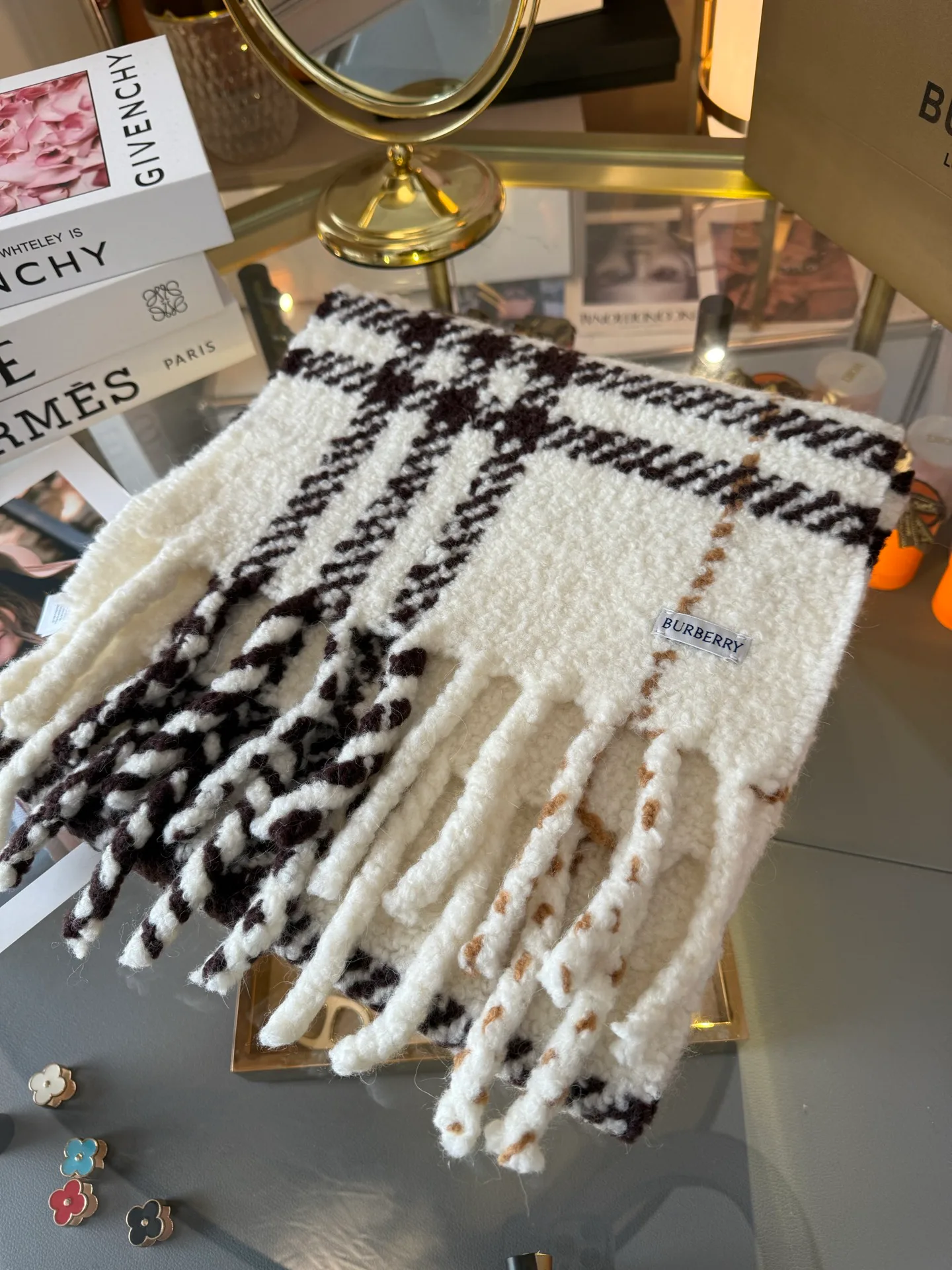 Шарфы Burberry 18222516