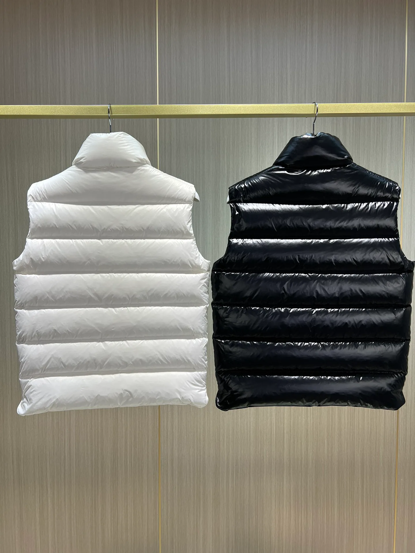 Жилеты Женские Moncler 19074530