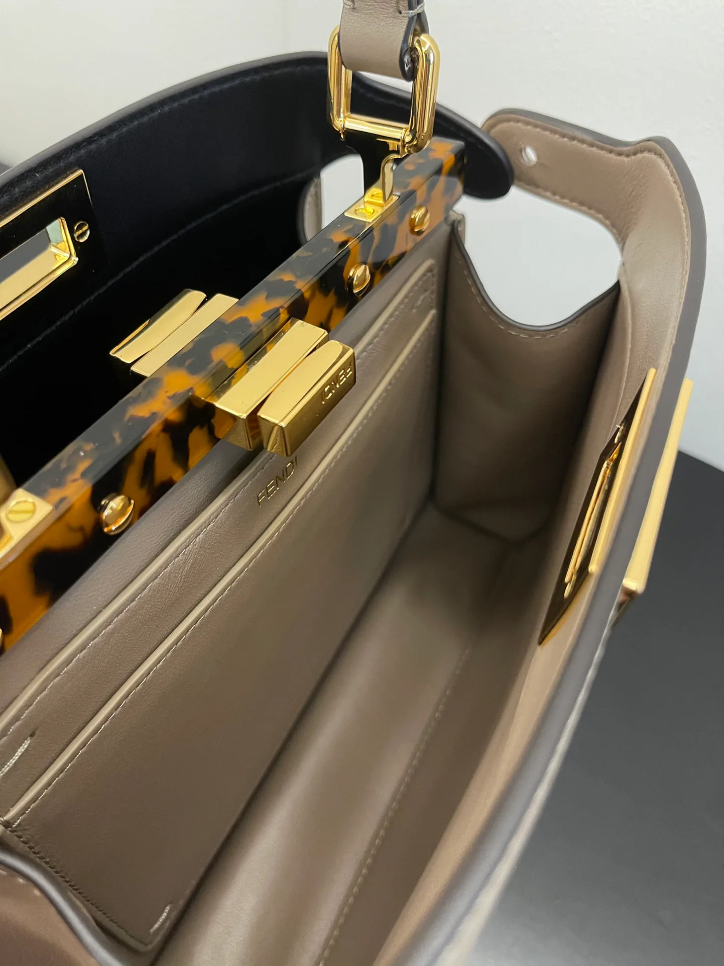 Классические Сумки Женские Fendi 13234499