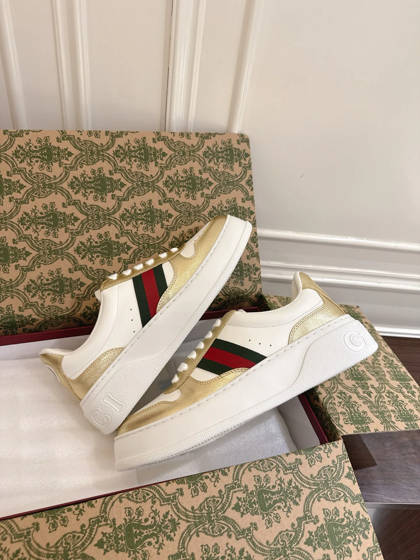 Кроссовки Женские Gucci 1220931