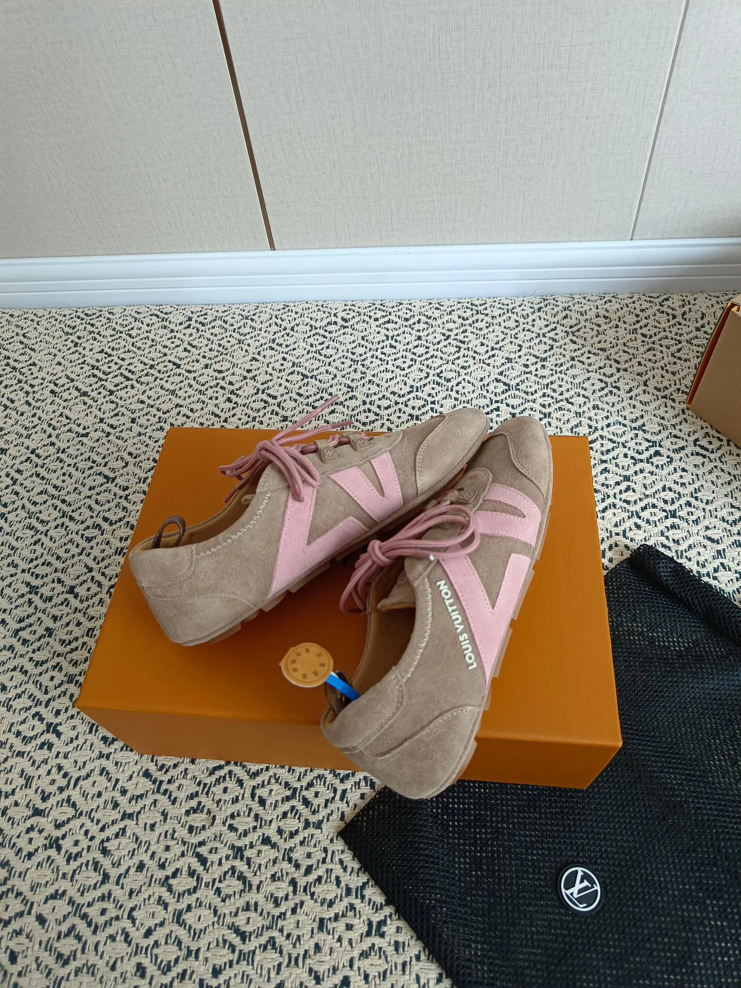 Кроссовки Женские Louis Vuitton 188376