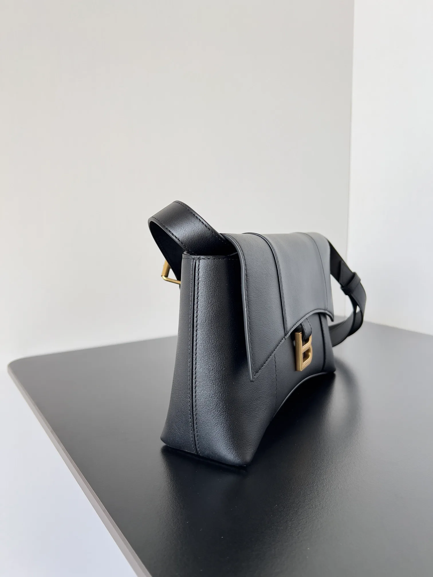 Сумки На Ремне Женские Balenciaga 368795