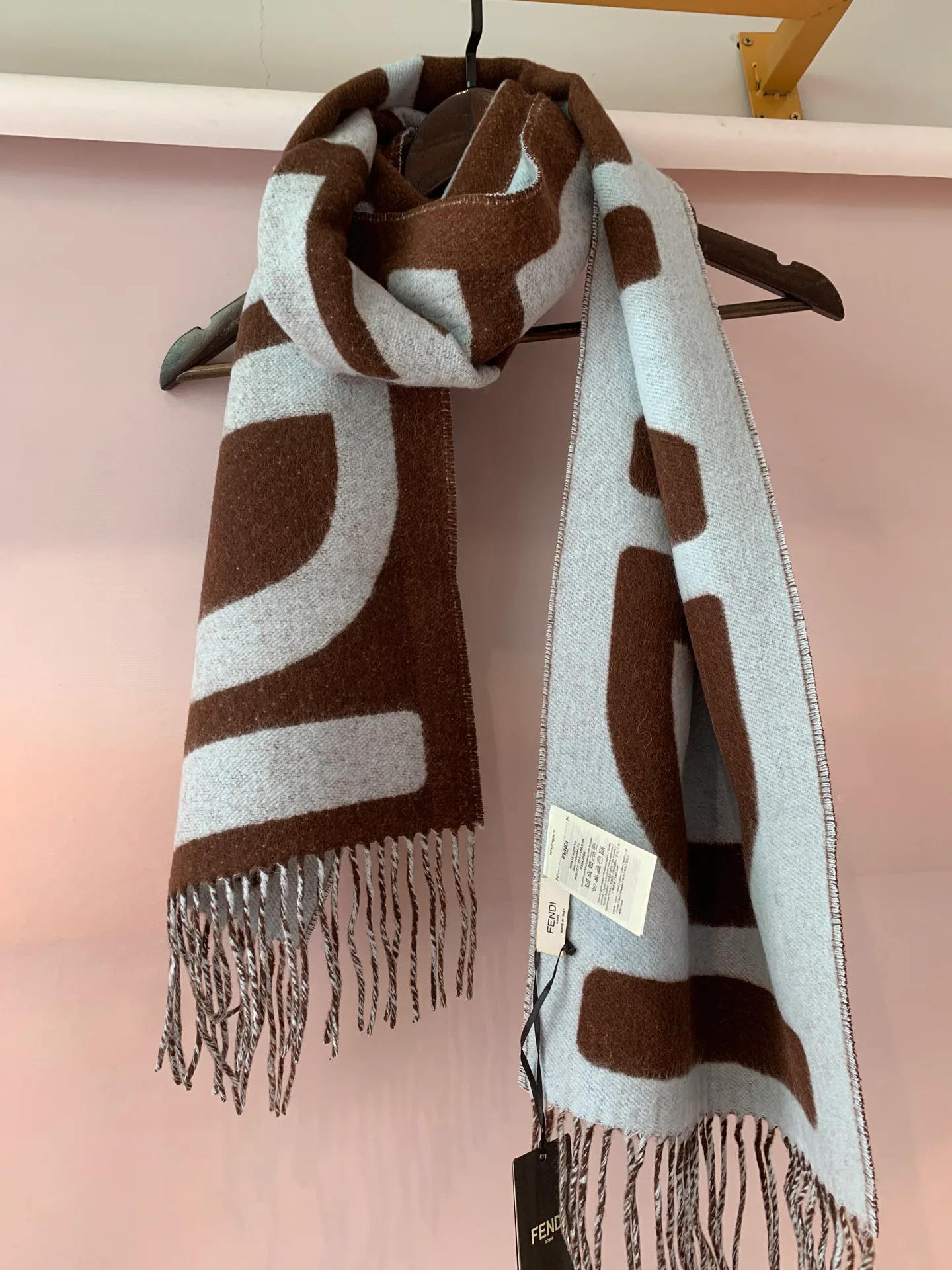 Шарфы Fendi 1437075