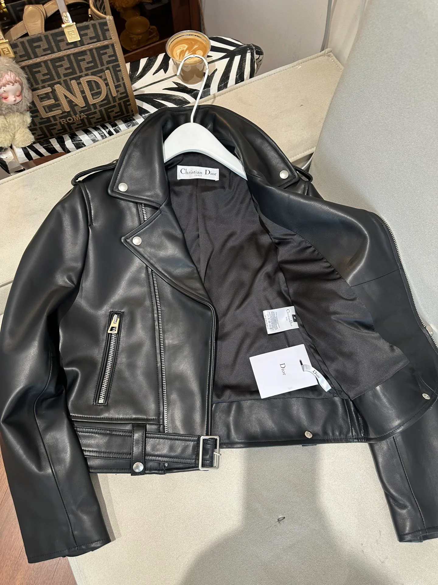 Кожаные Куртки И Дублёнки Женские Christian Dior 11624987