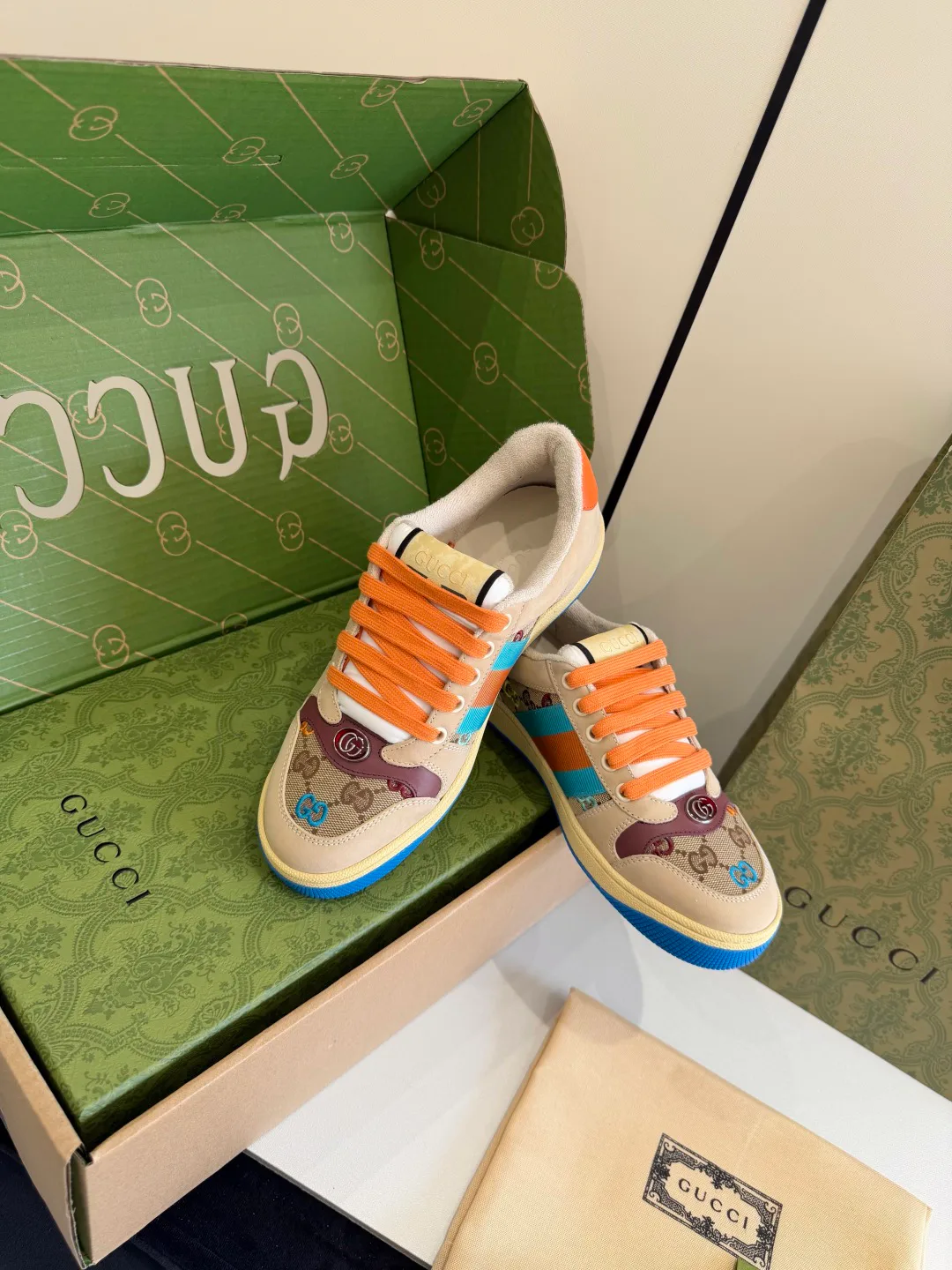 Кроссовки Женские Gucci 839606