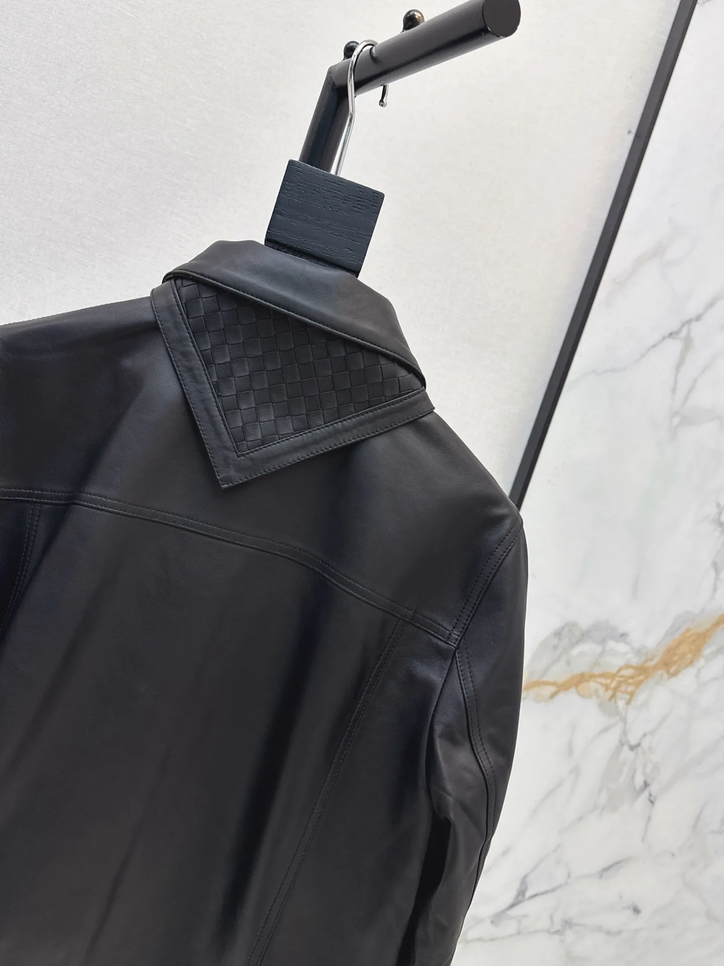 Кожаные Куртки И Дублёнки Женские Bottega Veneta 18173027