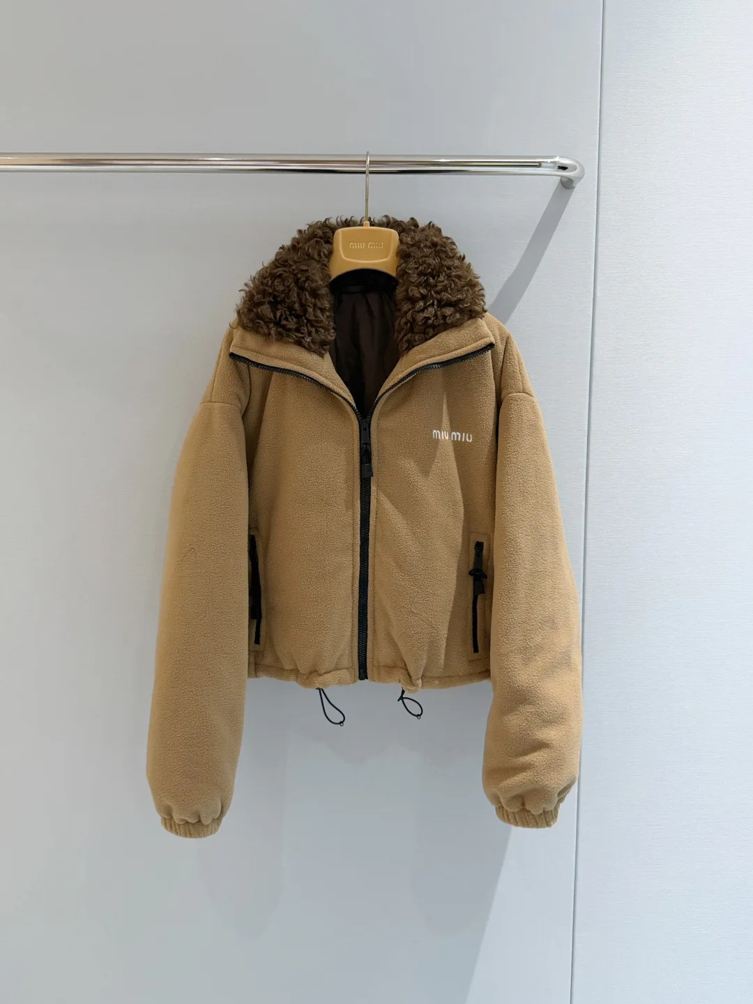 Куртки И Пуховики Женские Miu Miu 18285497