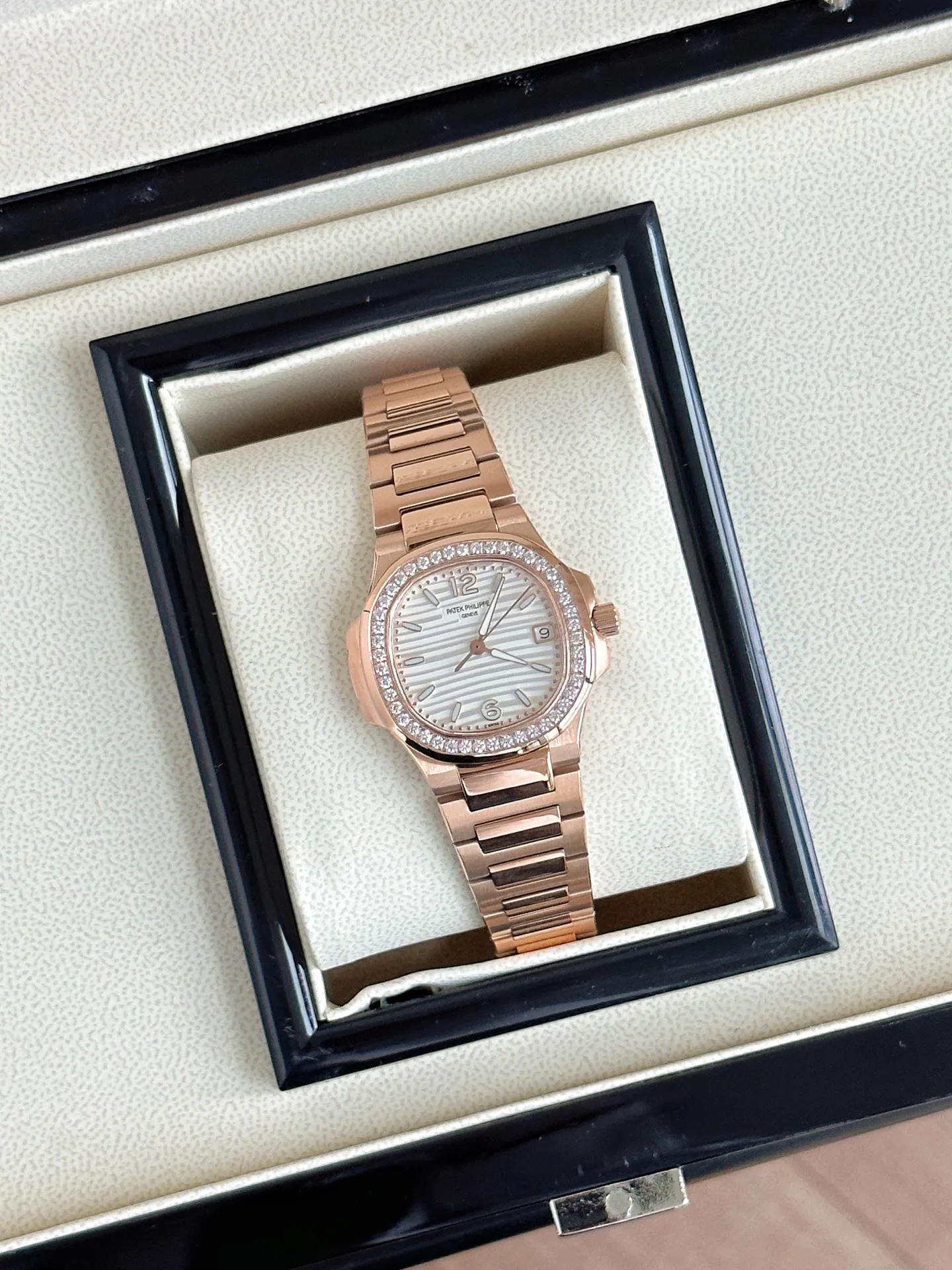 Часы Женские Patek Philippe 233025