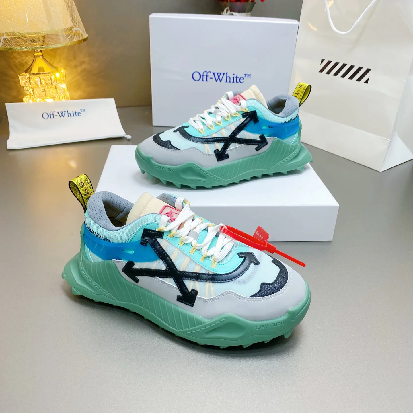 Кроссовки Женские Off-White 17530535