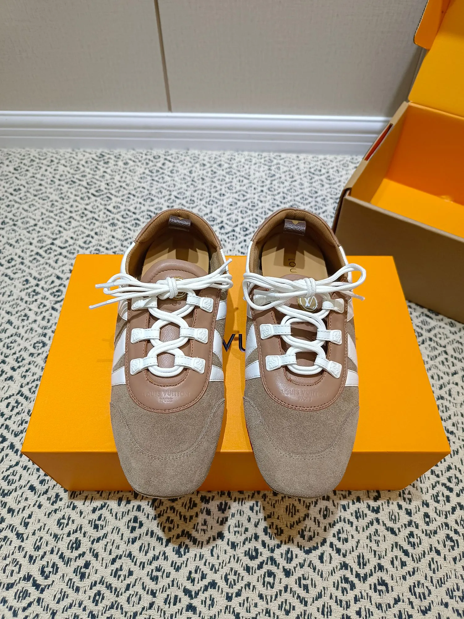 Кроссовки Женские Louis Vuitton 188372