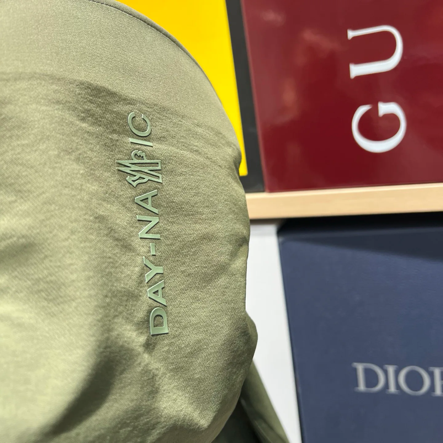 Куртки И Пуховики Мужские Moncler 11909049