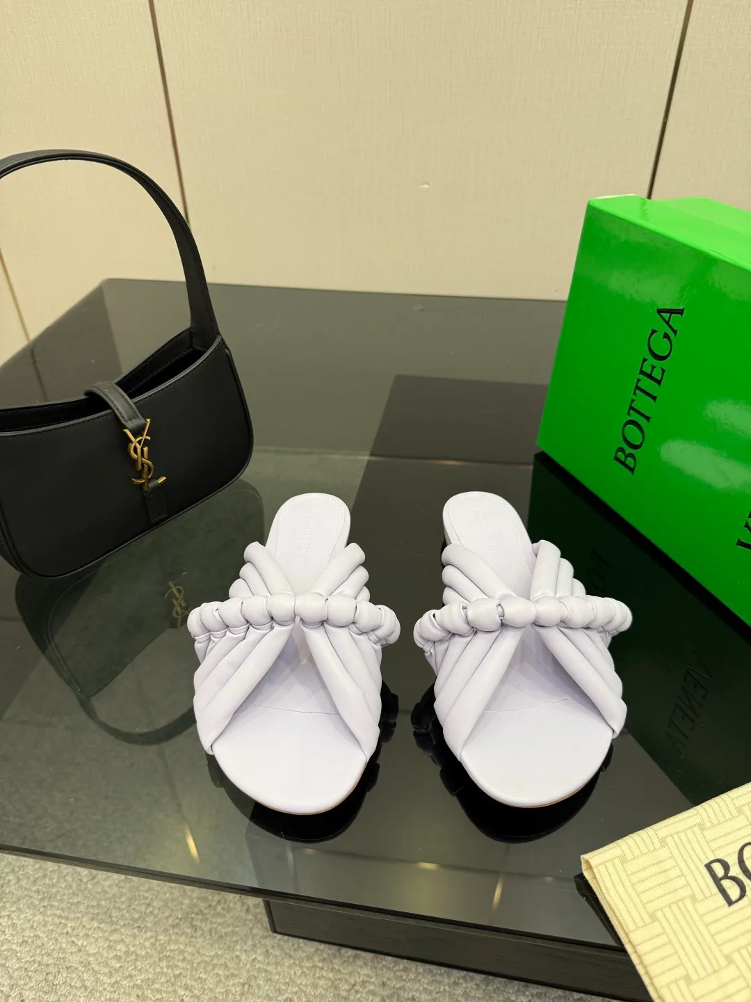 Шлепанцы Женские Bottega Veneta 9632684