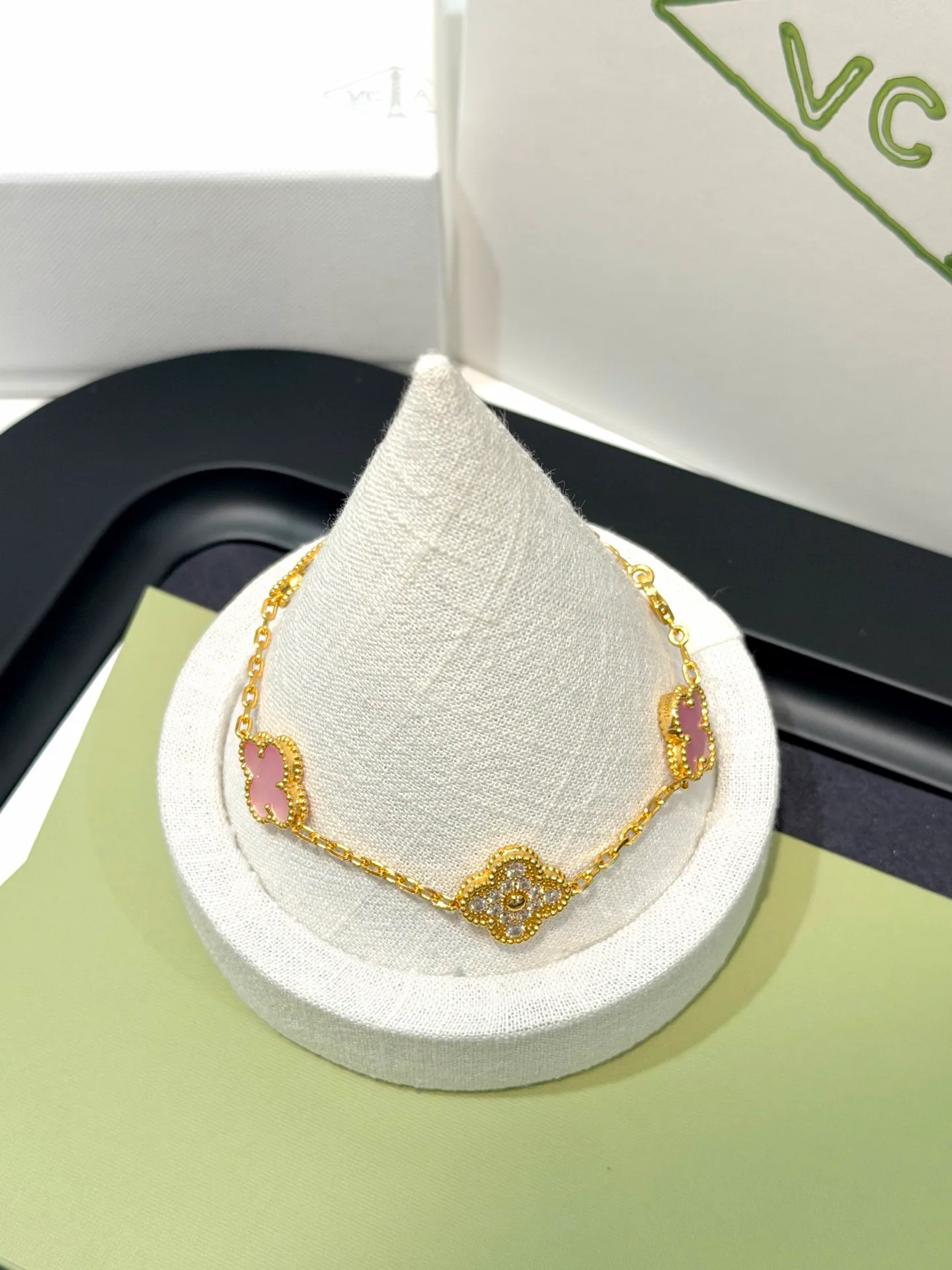 Бижутерия Van Cleef & Arpels 18123053
