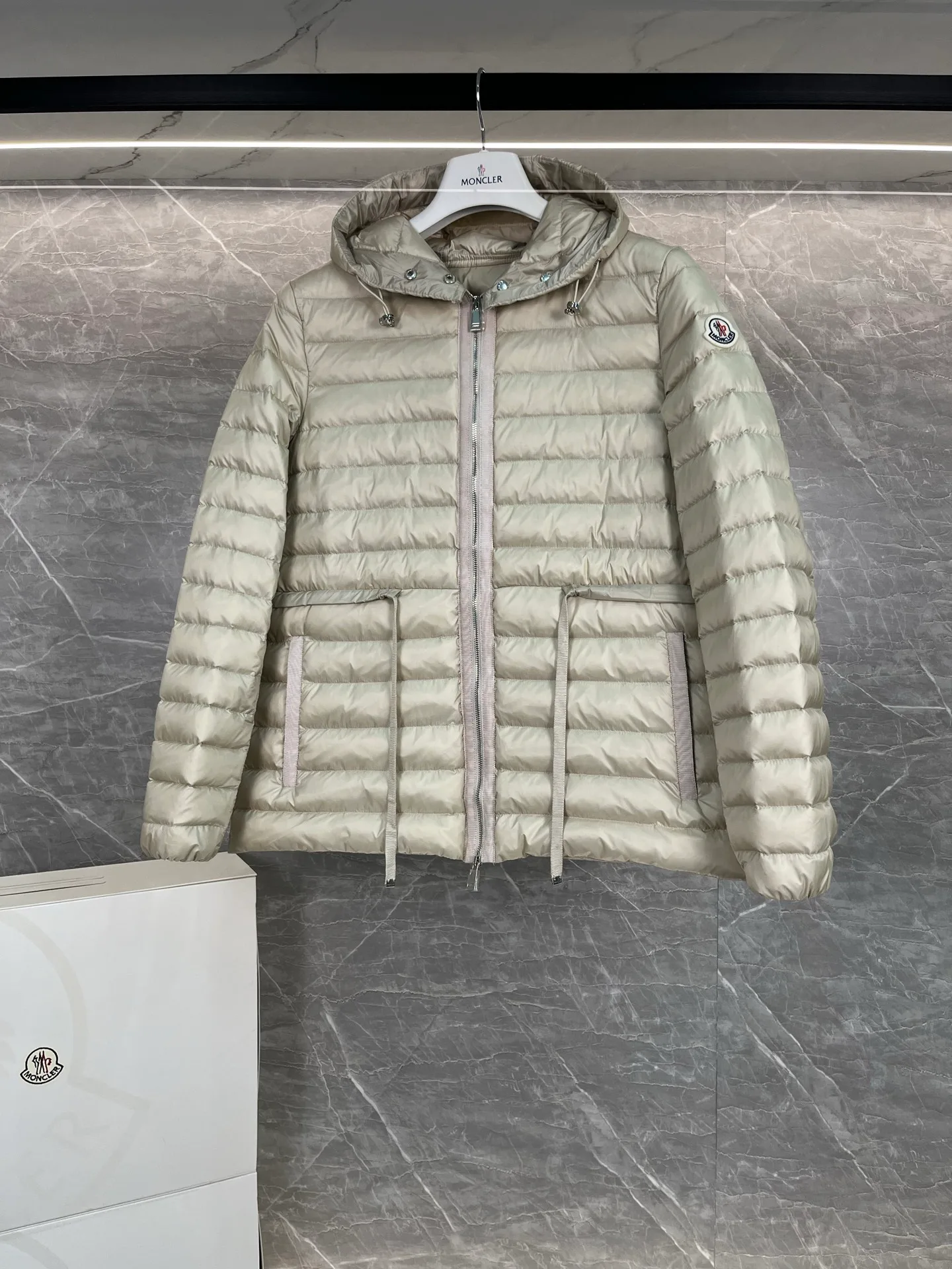 Куртки И Пуховики Женские Moncler 19256645