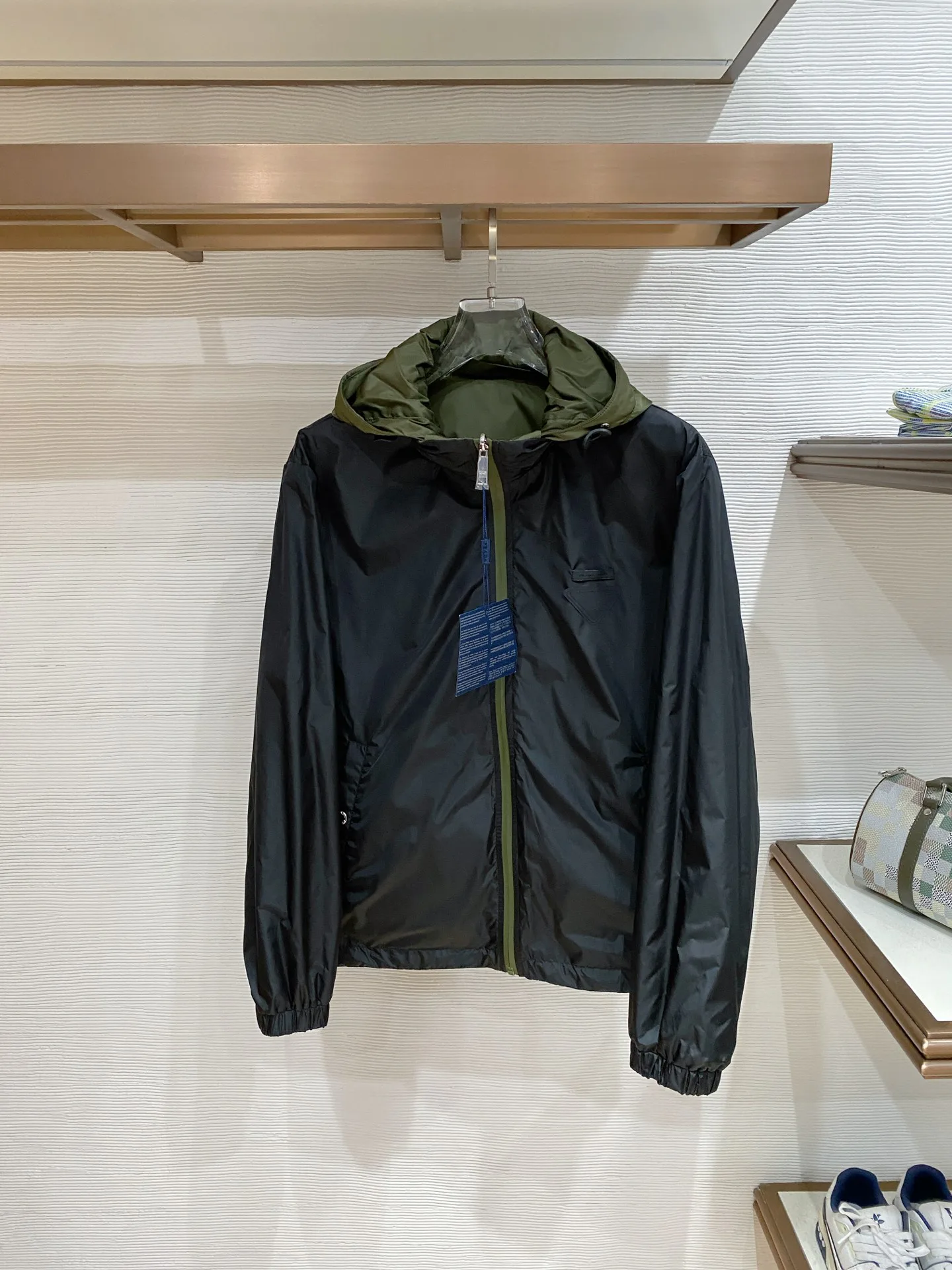 Куртки И Пуховики Мужские Prada 10300301