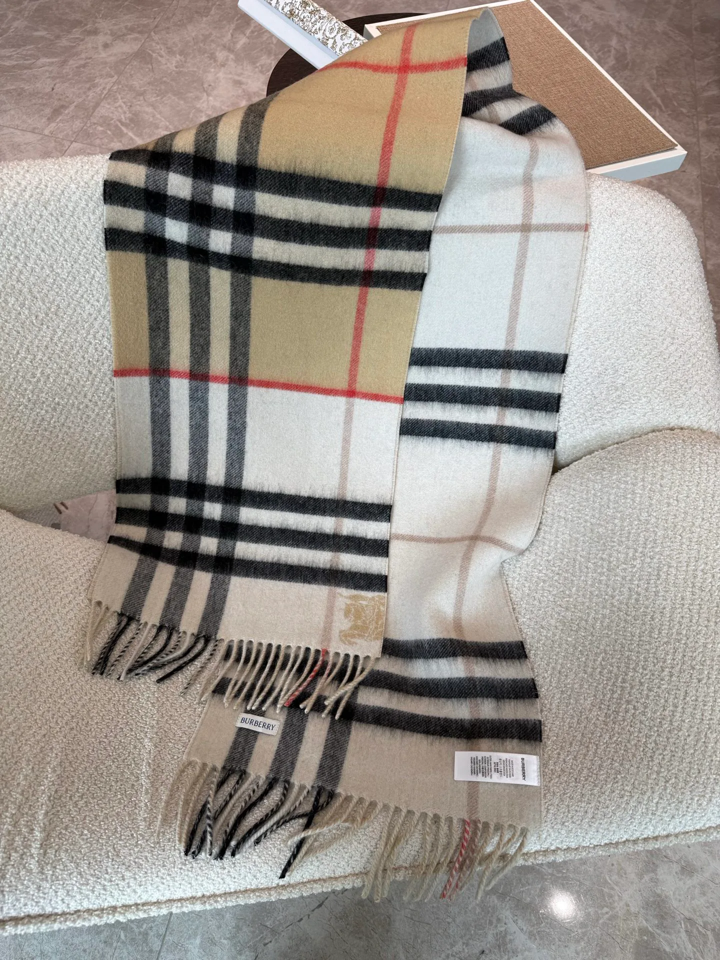 Шарфы Burberry 18275105