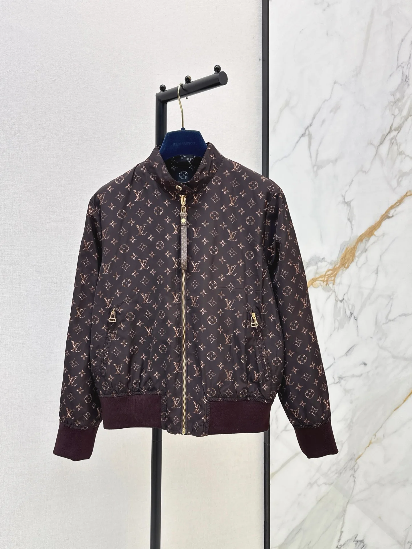Куртки И Пуховики Женские Louis Vuitton 18902466
