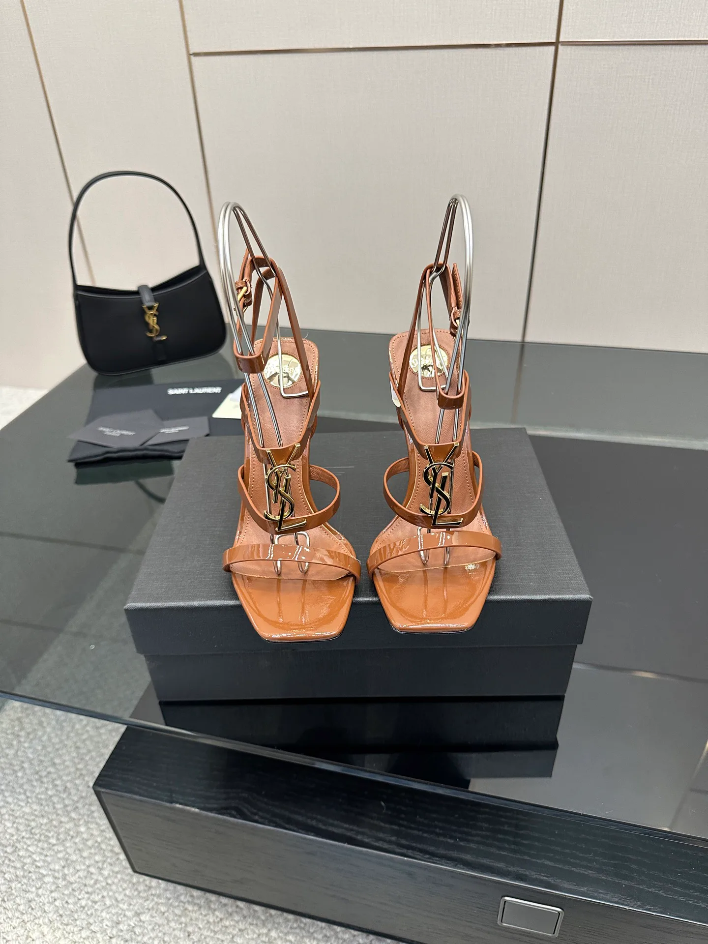 Босоножки Женские Saint Laurent 13164404