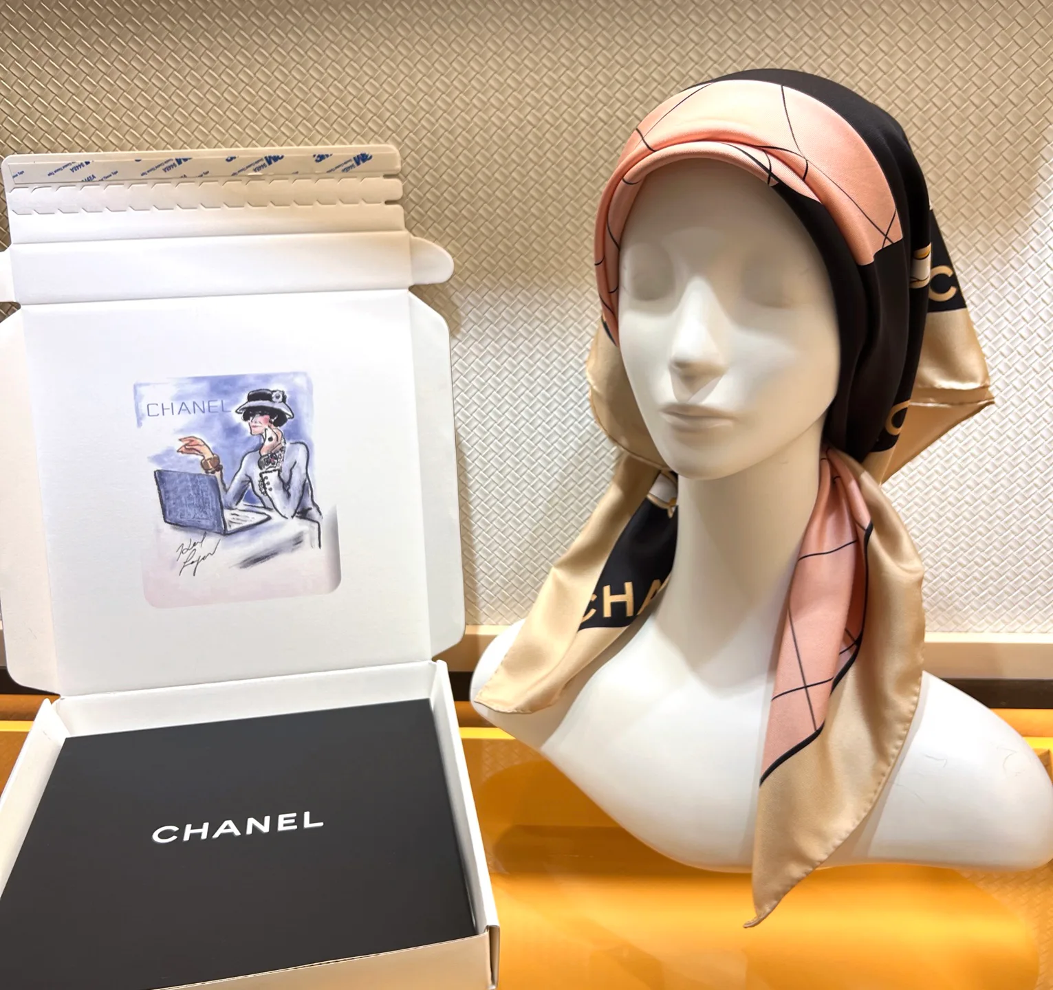 Платки Chanel 13575389