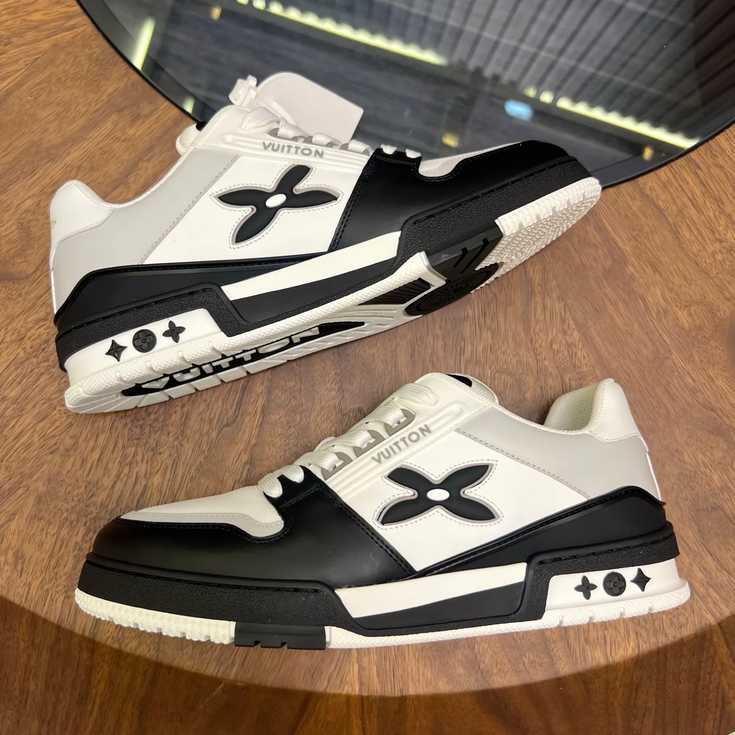 Кроссовки Женские Louis Vuitton 82696