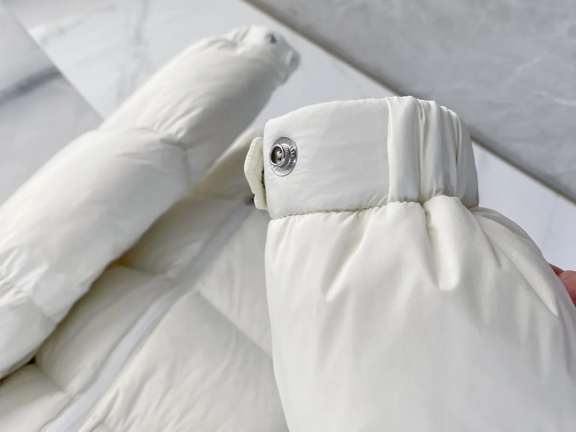 Куртки И Пуховики Мужские Moncler 382020