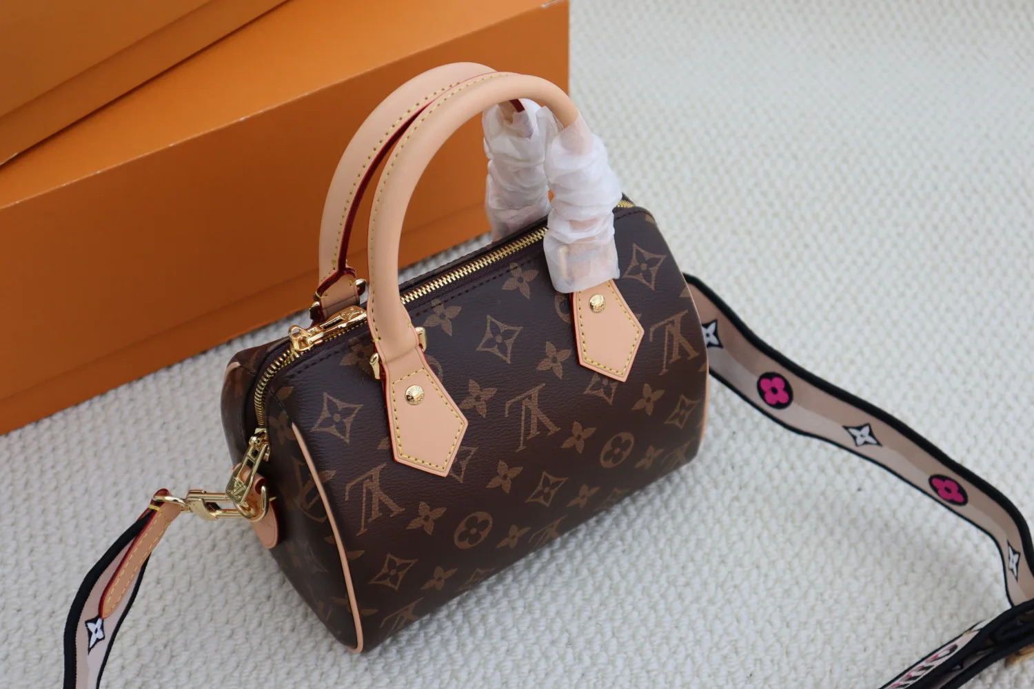 Классические Сумки Женские Louis Vuitton 18088970