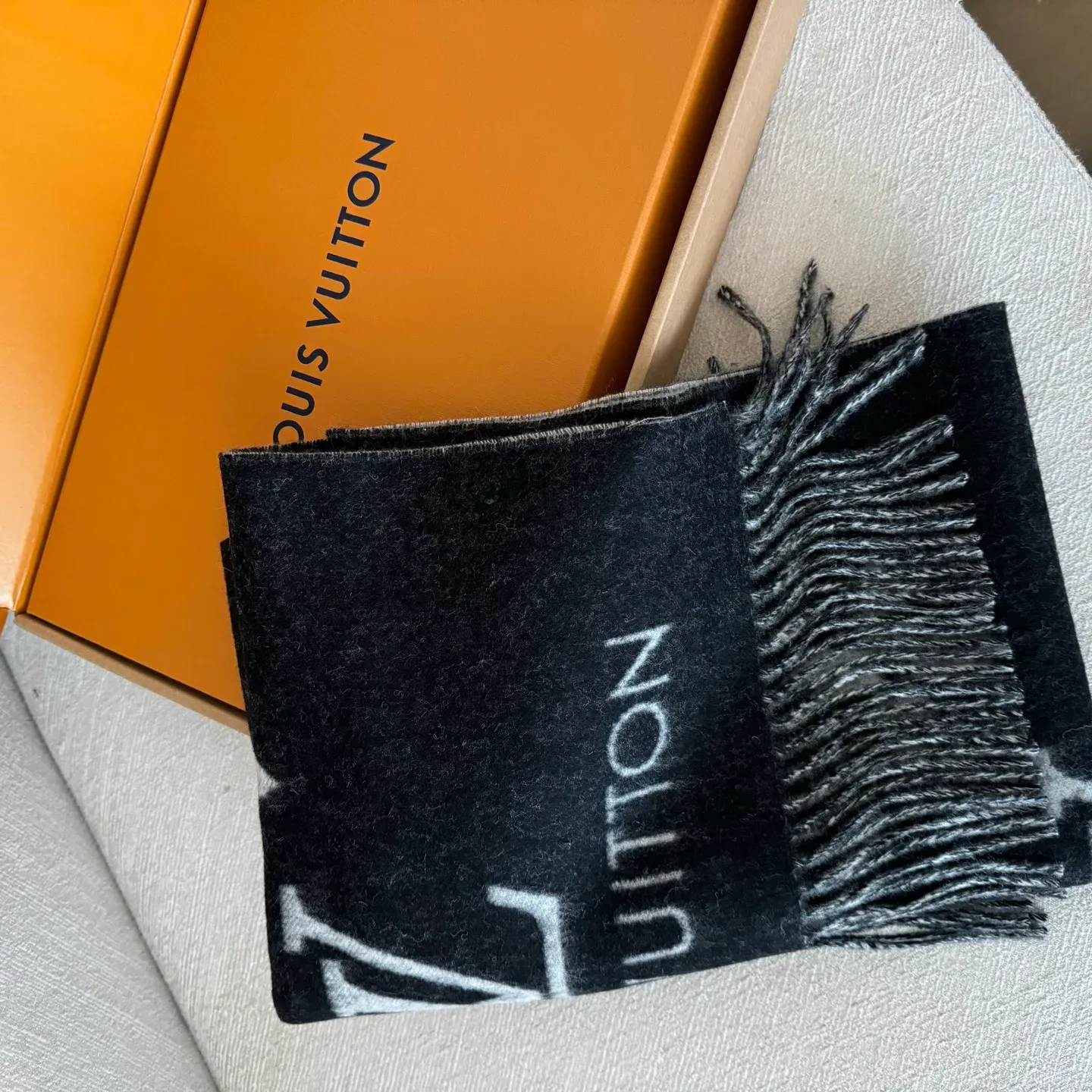 Шарфы Louis Vuitton 6086097