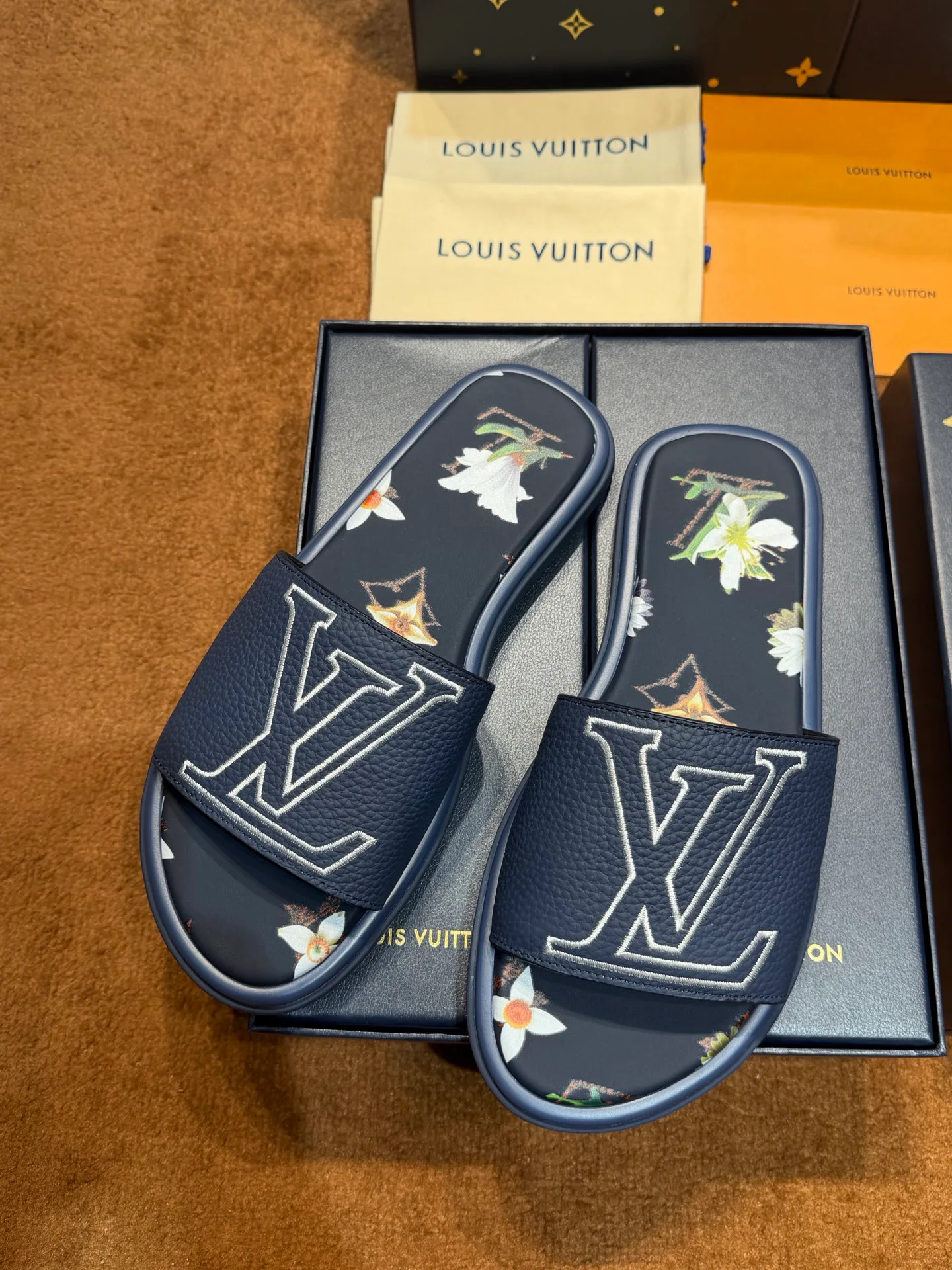 Шлепанцы Женские Louis Vuitton 17059503