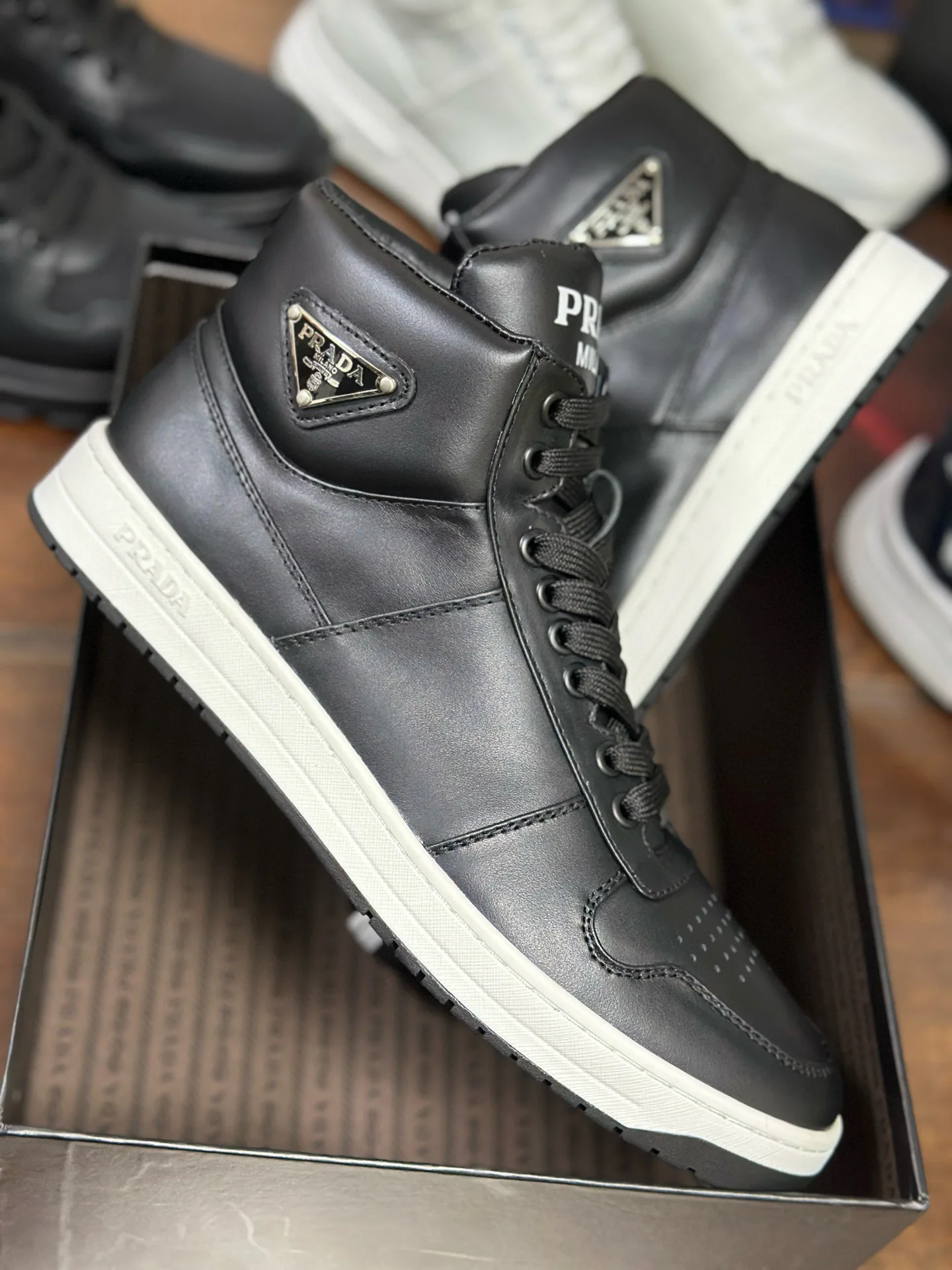Кроссовки Мужские Prada 4193304