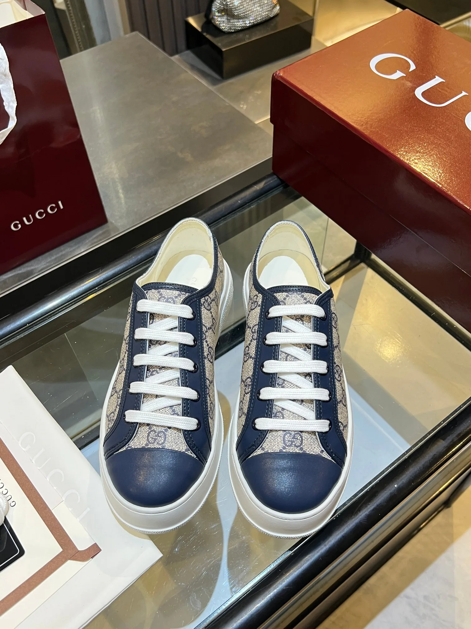 Кроссовки Женские Gucci 18465034