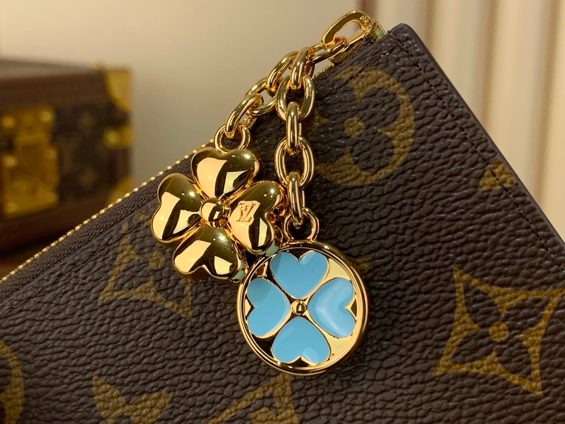 Клатчи Женские Louis Vuitton 13582755