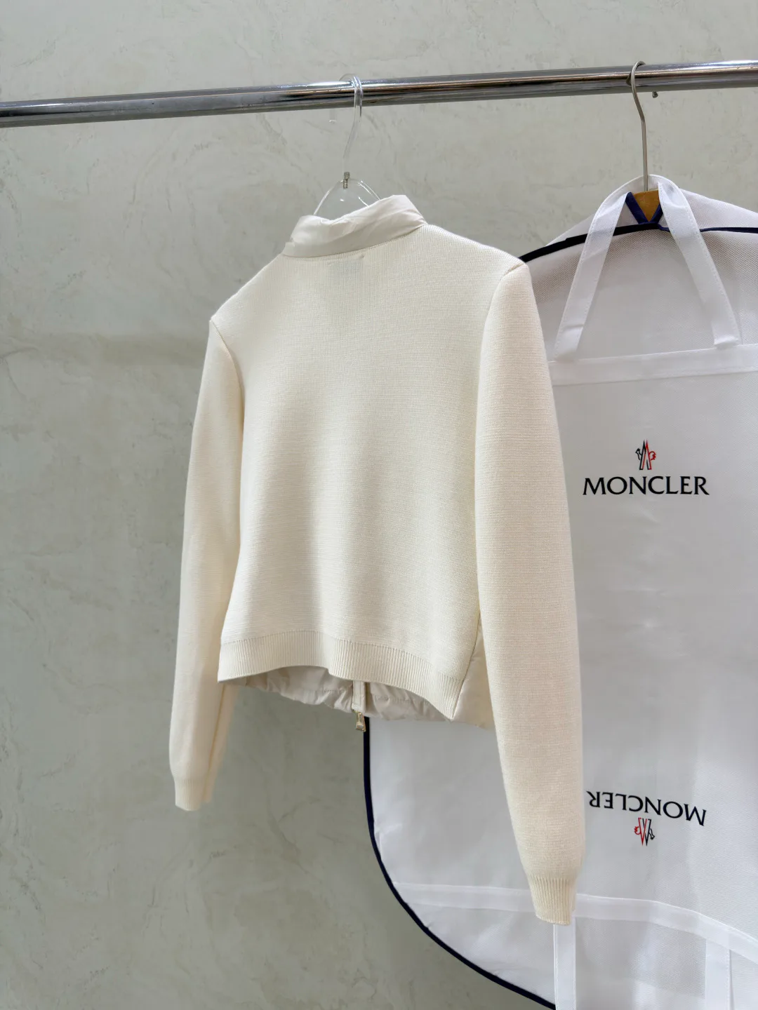 Куртки И Пуховики Женские Moncler 18690113