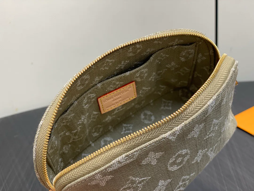 Клатчи Женские Louis Vuitton 11778085