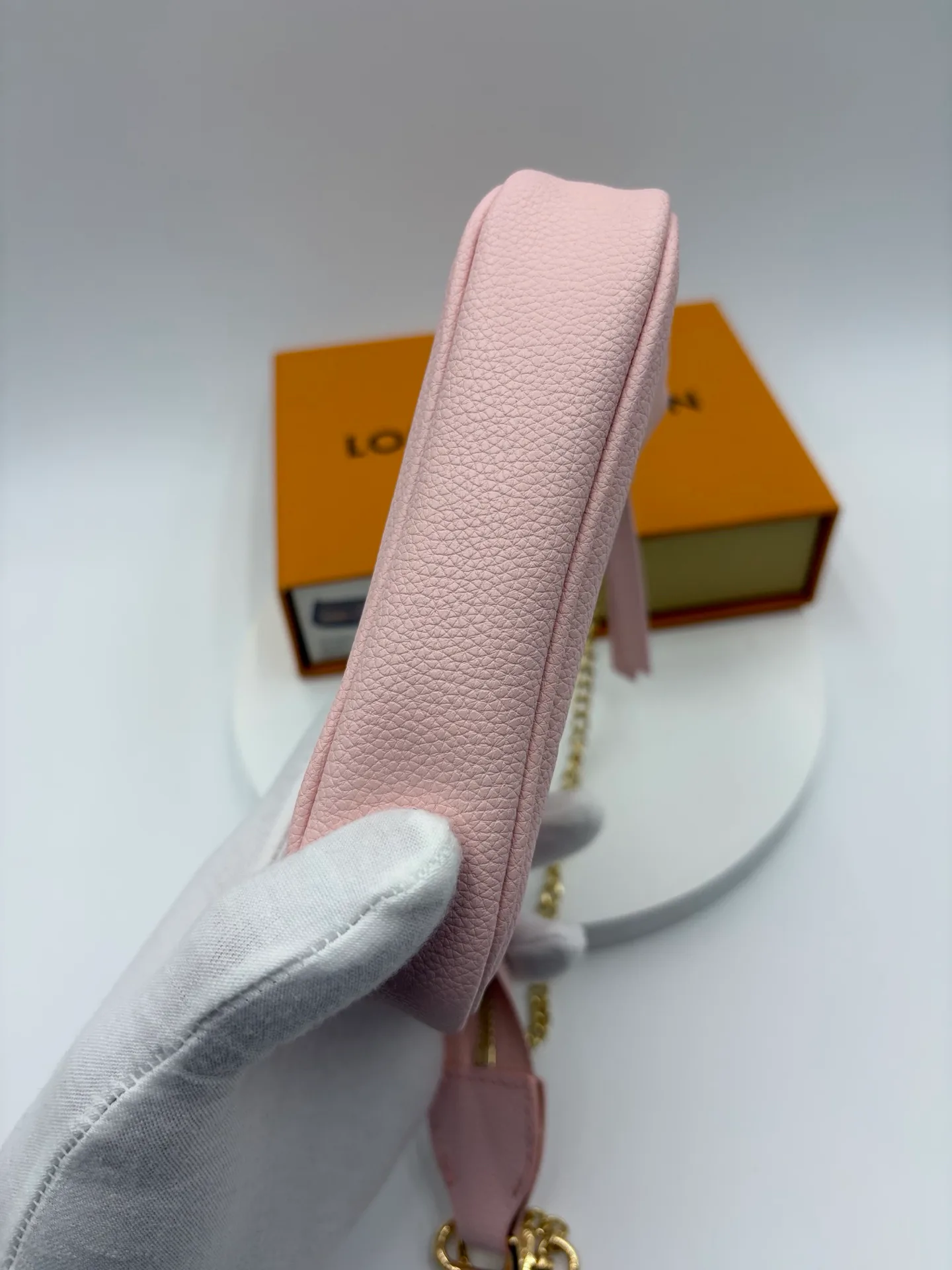 Клатчи Женские Louis Vuitton 1390770