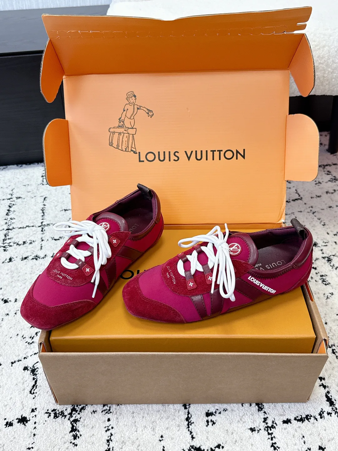 Кроссовки Женские Louis Vuitton 2471108