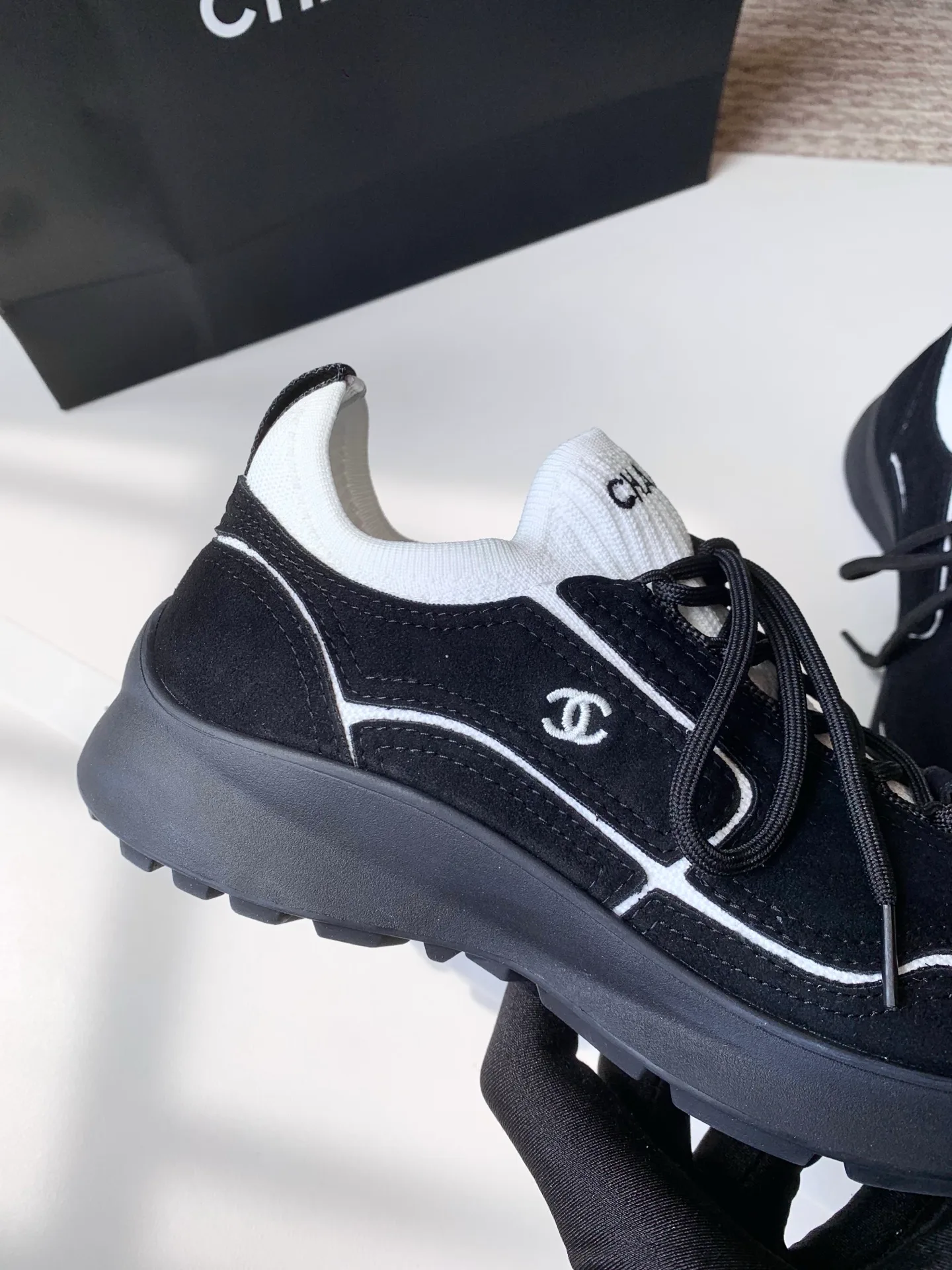 Кроссовки Женские Chanel 17990423