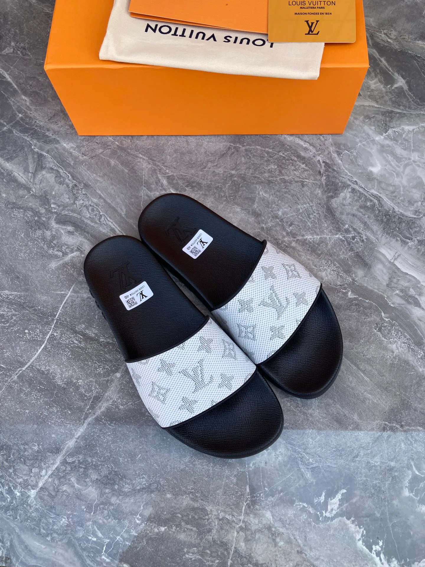 Шлепанцы Женские Louis Vuitton 5879851