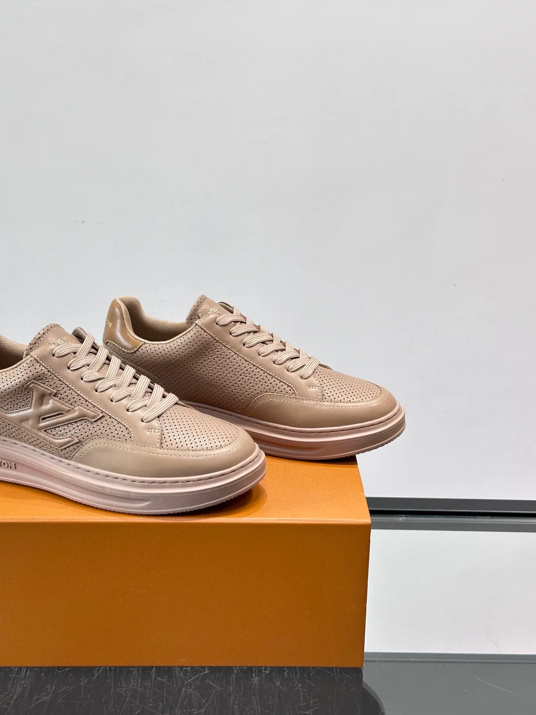 Кроссовки Мужские Louis Vuitton 12917770