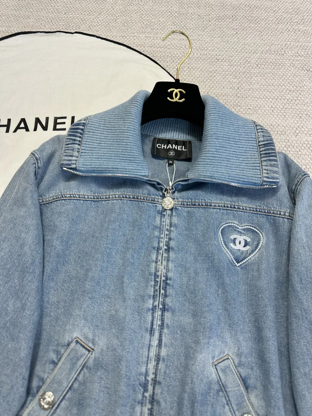 Куртки И Пуховики Женские Chanel 1283477