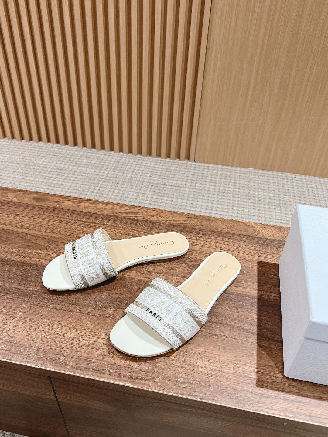 Шлепанцы Женские Christian Dior 11599907