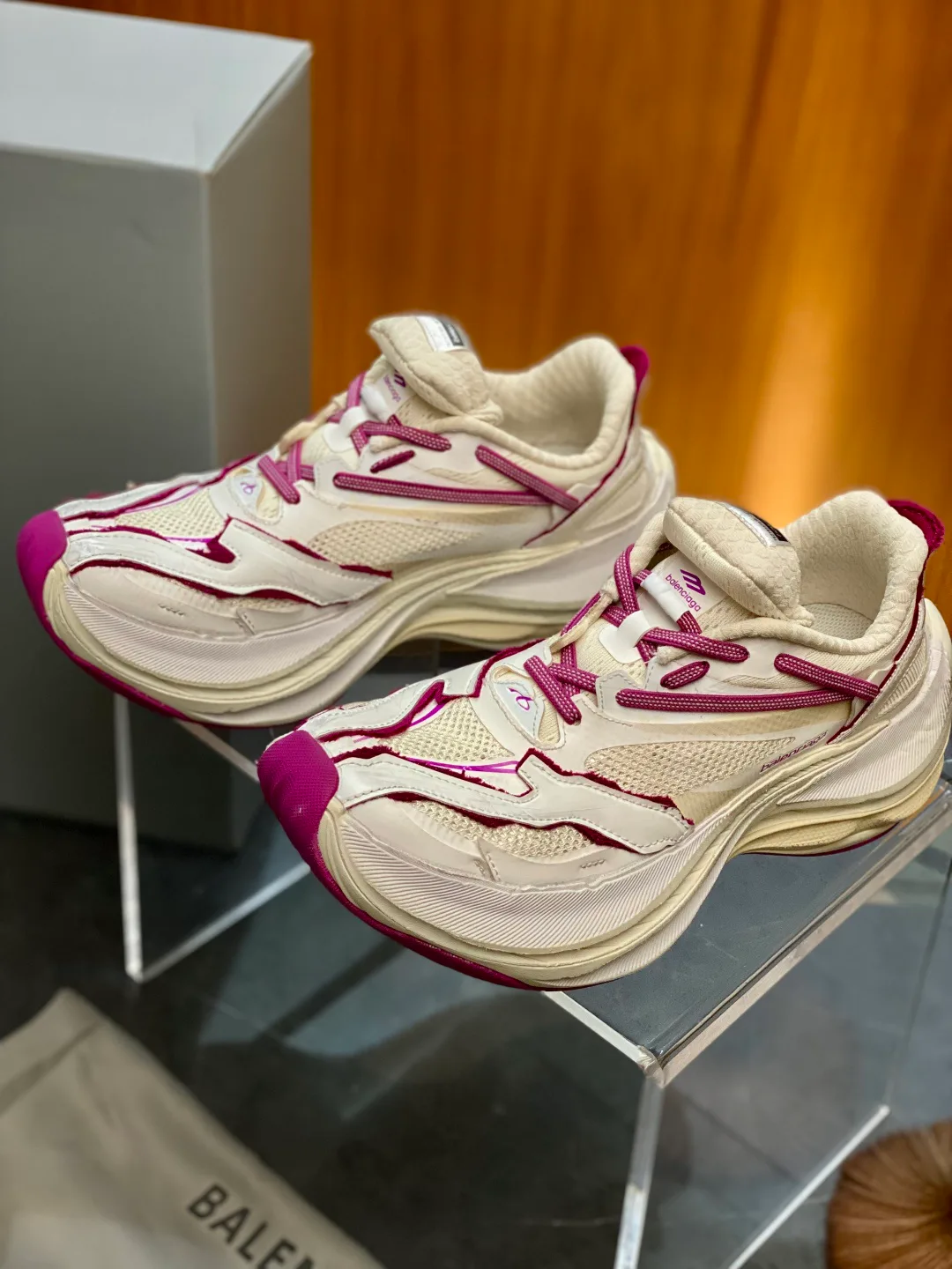 Кроссовки Женские Balenciaga 16934988