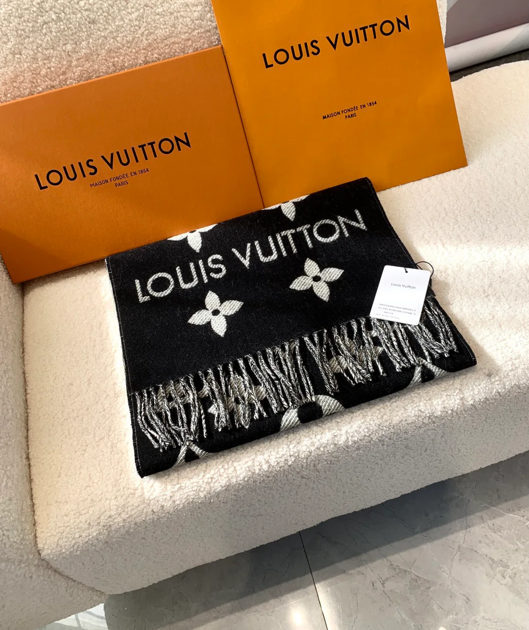 Шарфы Louis Vuitton 1437079
