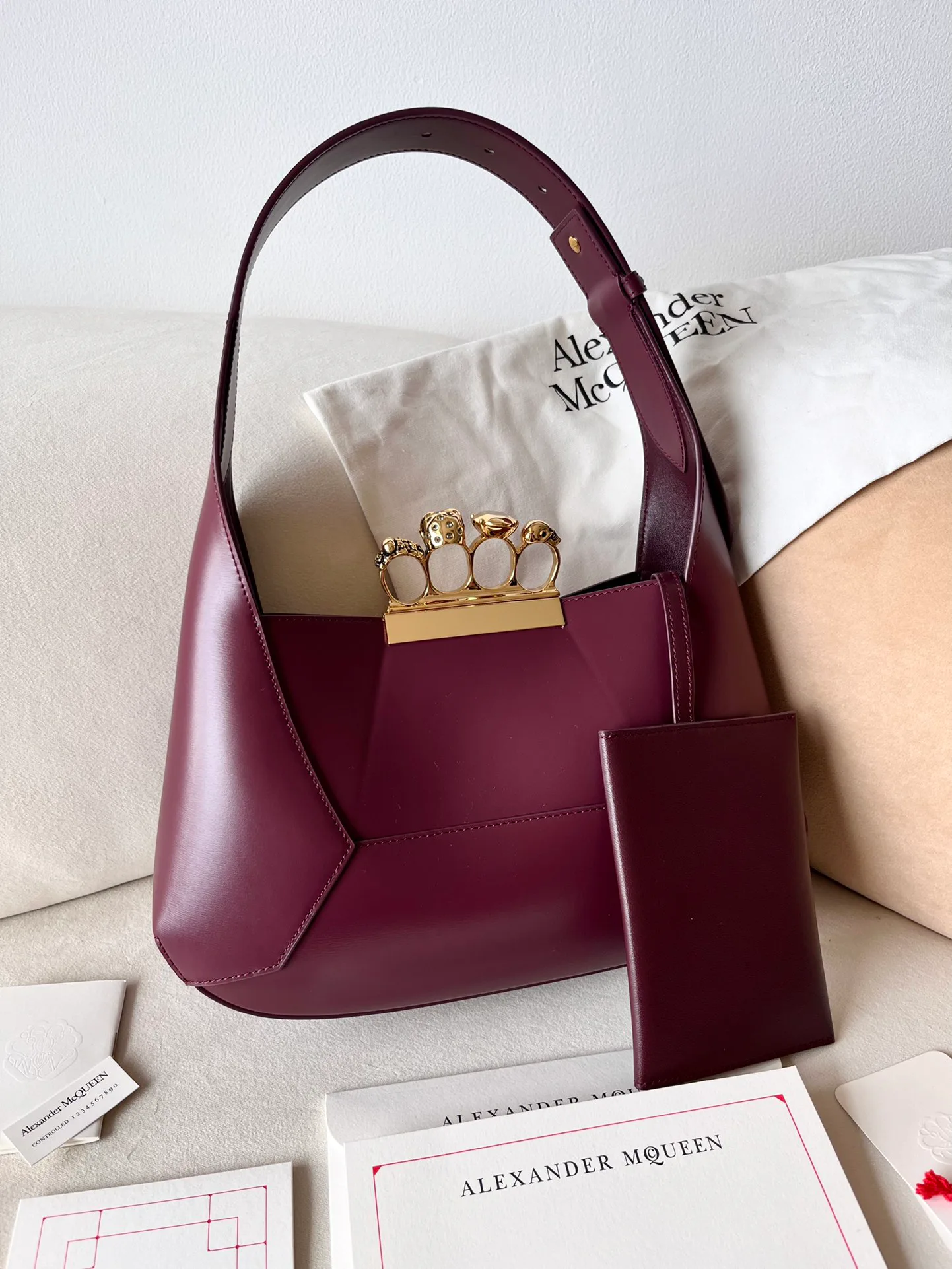Классические Сумки Женские Alexander Mcqueen 11472512