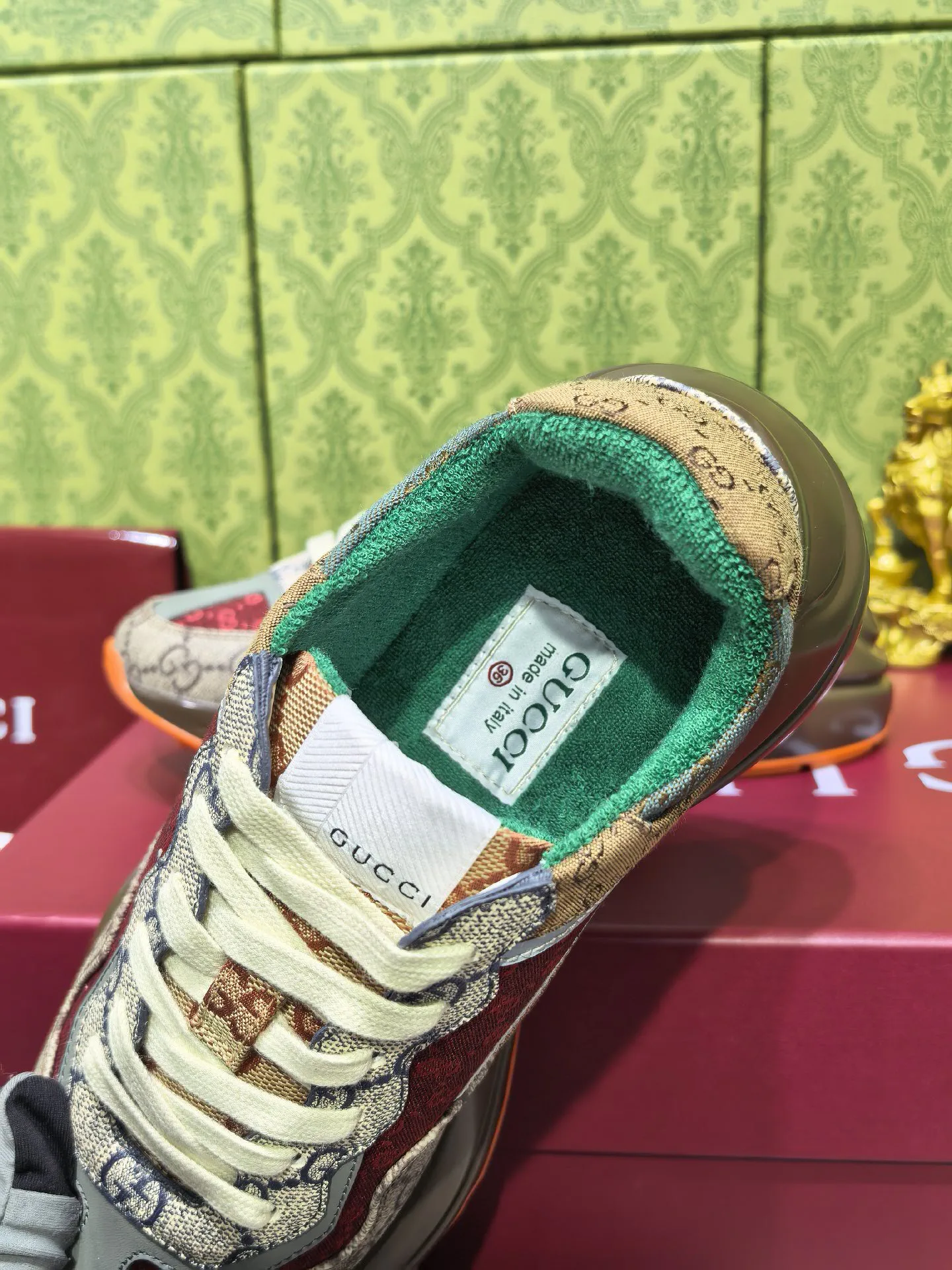 Кроссовки Женские Gucci 18039948