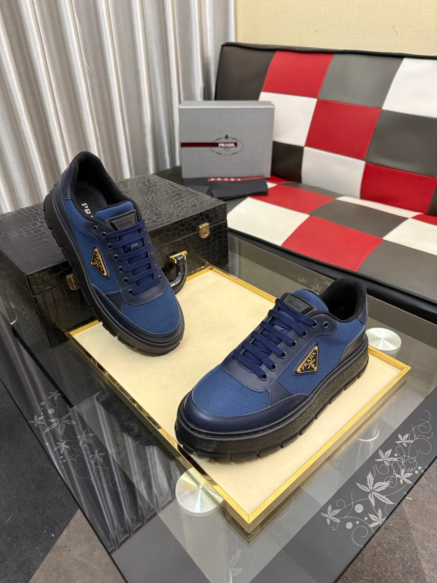 Кроссовки Женские Prada 18417416