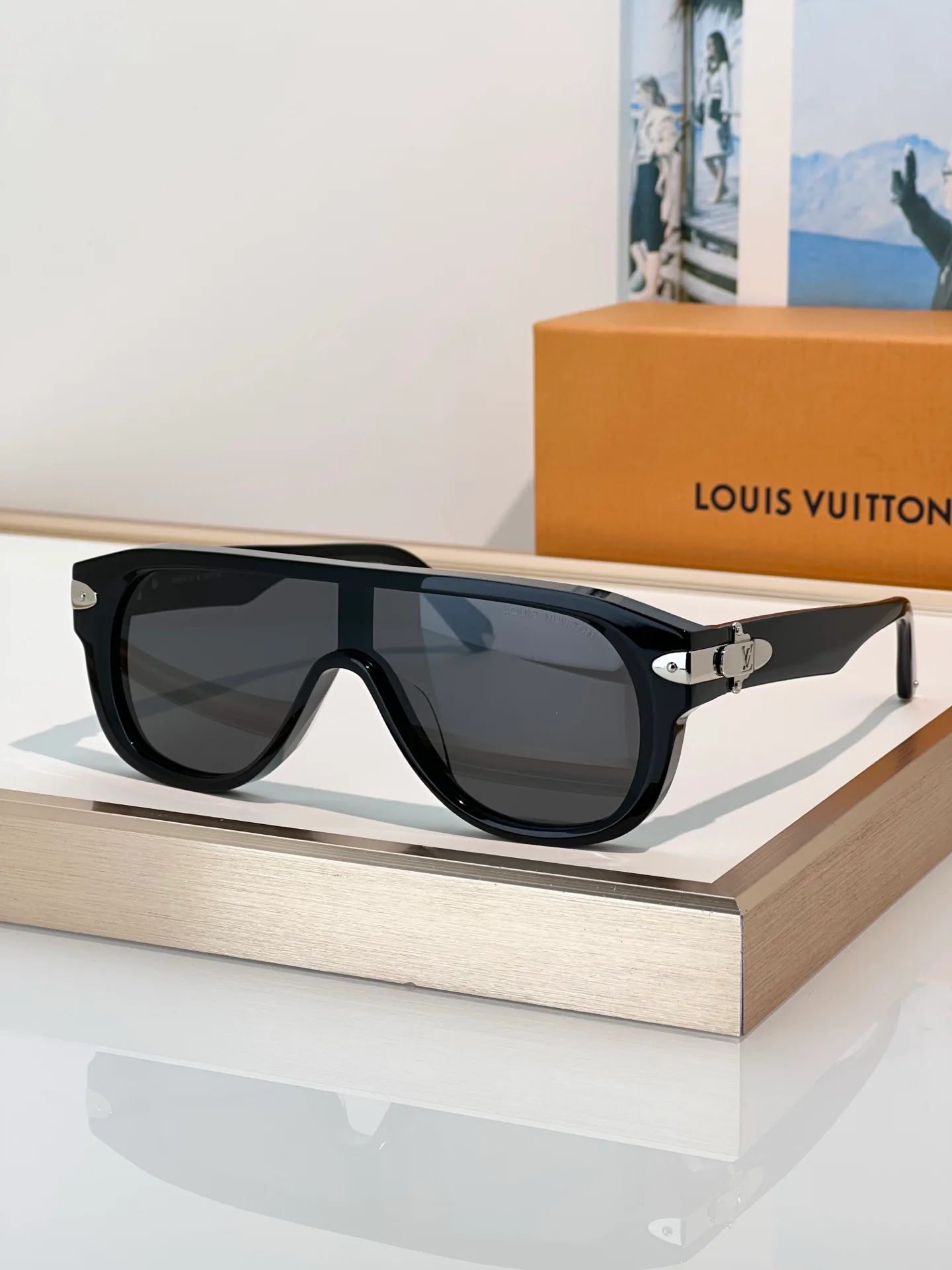 Очки Louis Vuitton 17565444